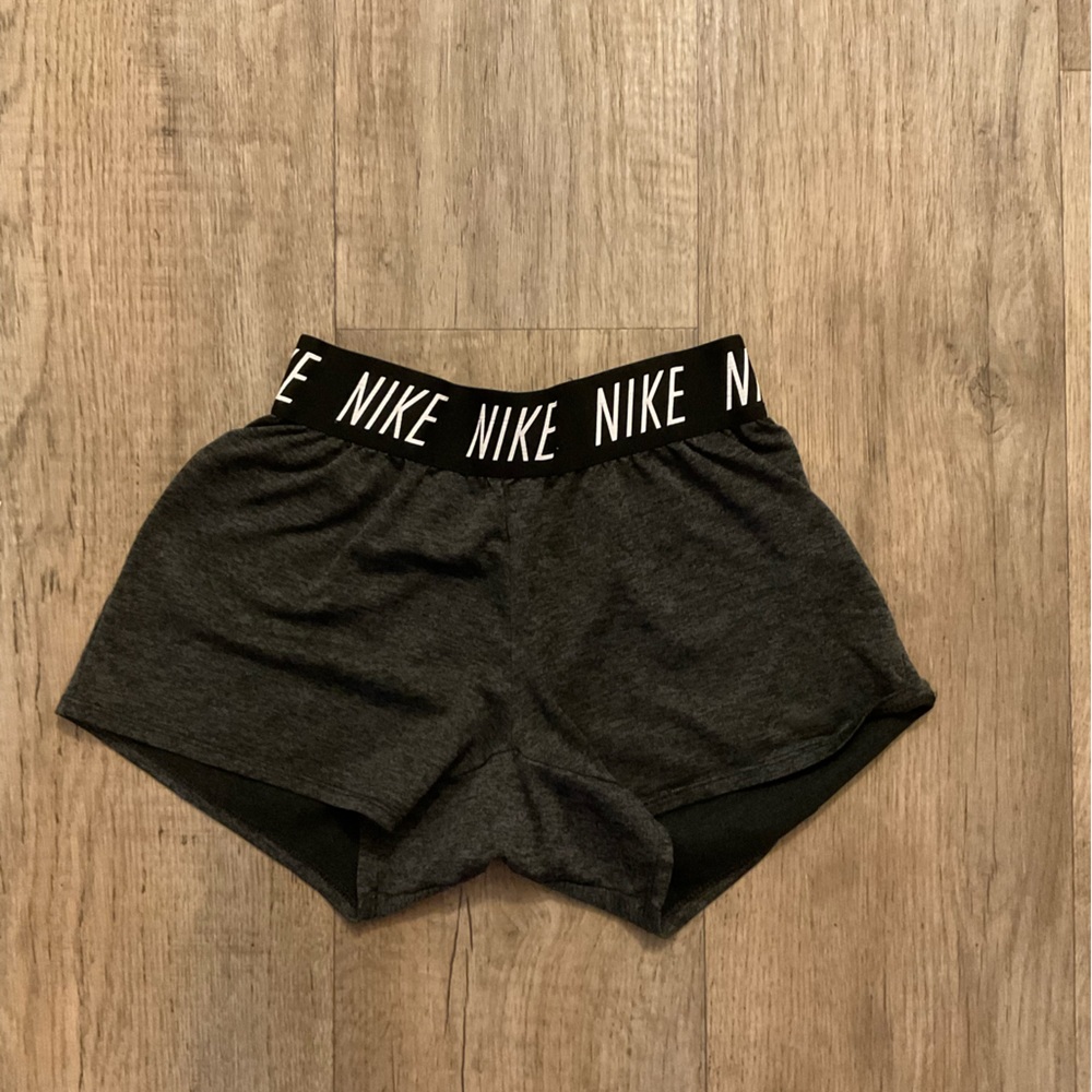 Nike Womens Dri Fit Shorts Size Medium